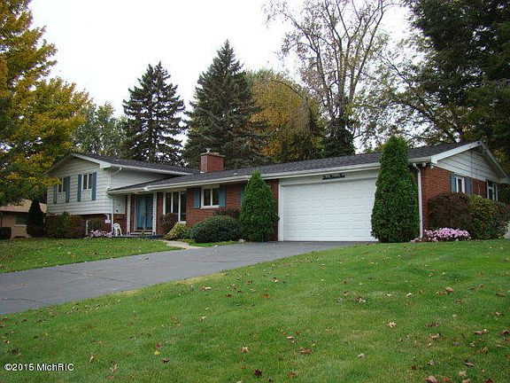 3rd image of 232 Leland Dr S