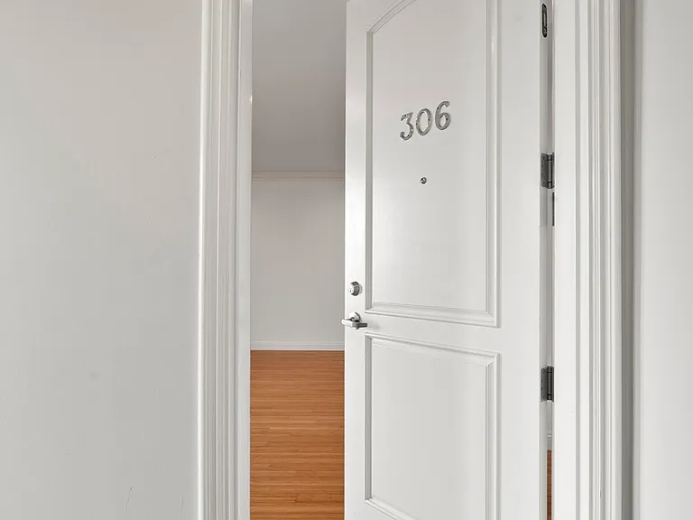1283 Havenhurst Dr #306 — Photo 22
