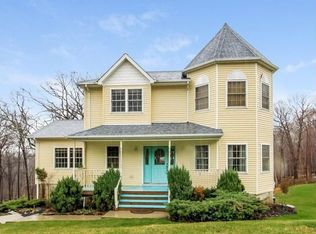 8 Mount Ridge Ct, Monroe, NY 10950