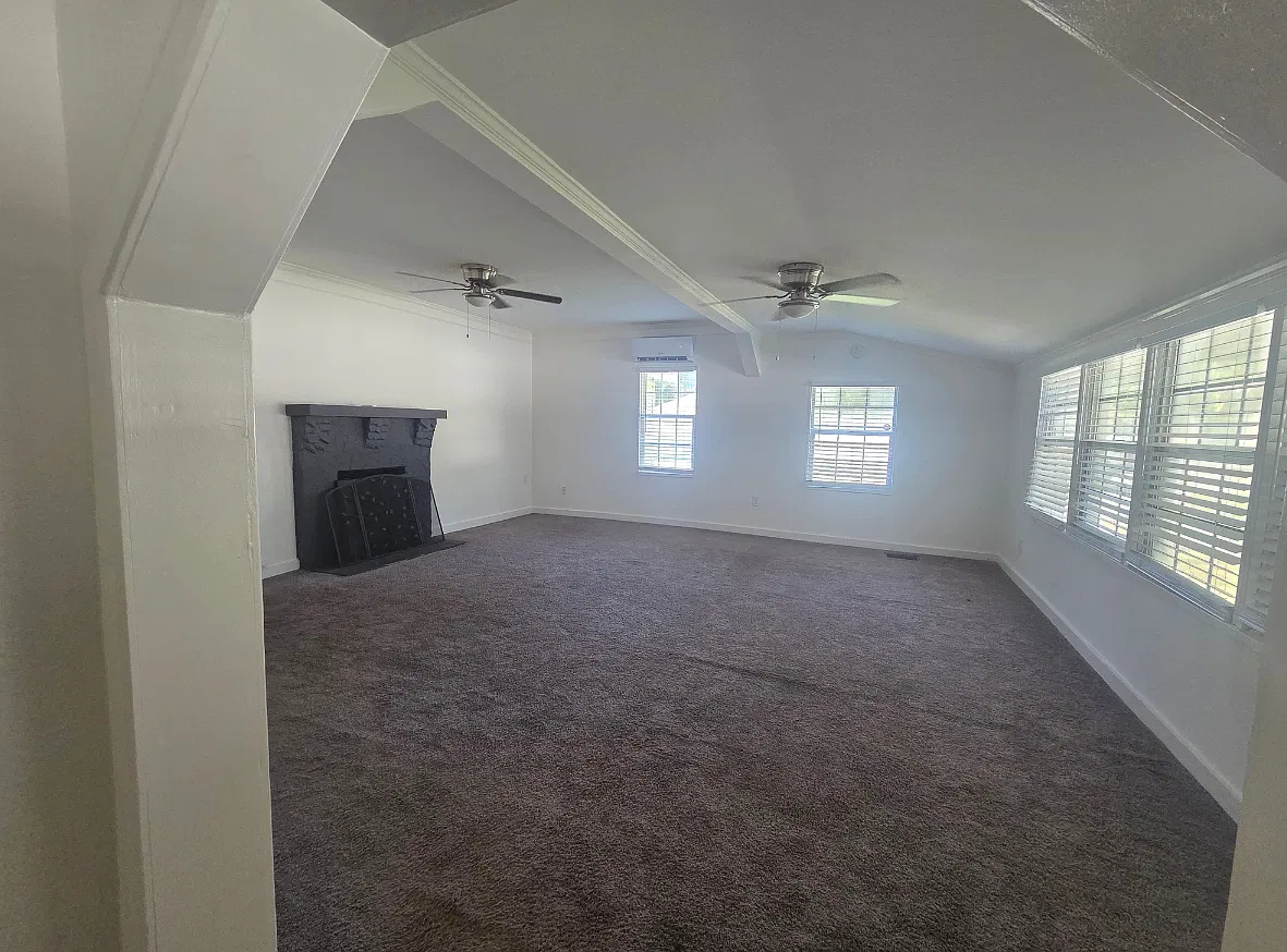 3 bed, $1,700 — Photo 3