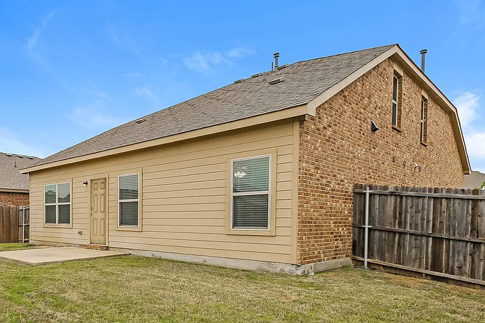 1207 Savannah Ridge Dr — Photo 17