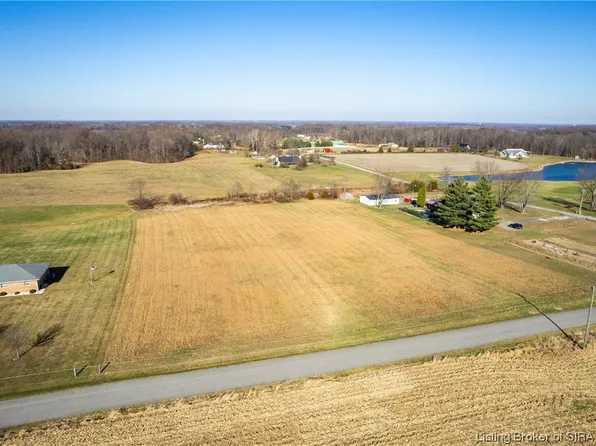  S Comer Road, Scottsburg, IN 47170