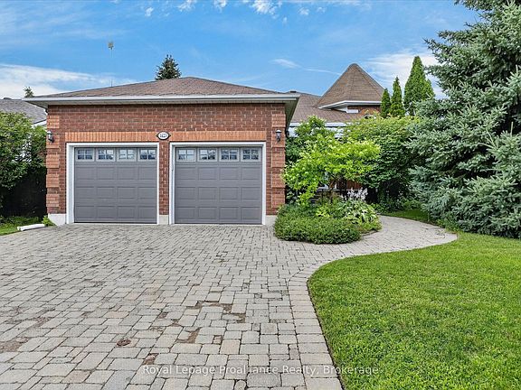 2nd image of 1423 Glenforest Cres