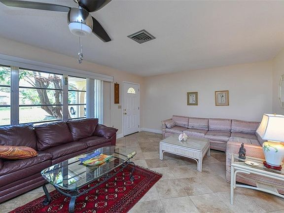 4th image of 530 S Venice Blvd