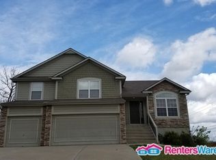 8401 N Elmwood Ave, Kansas City, MO 64156