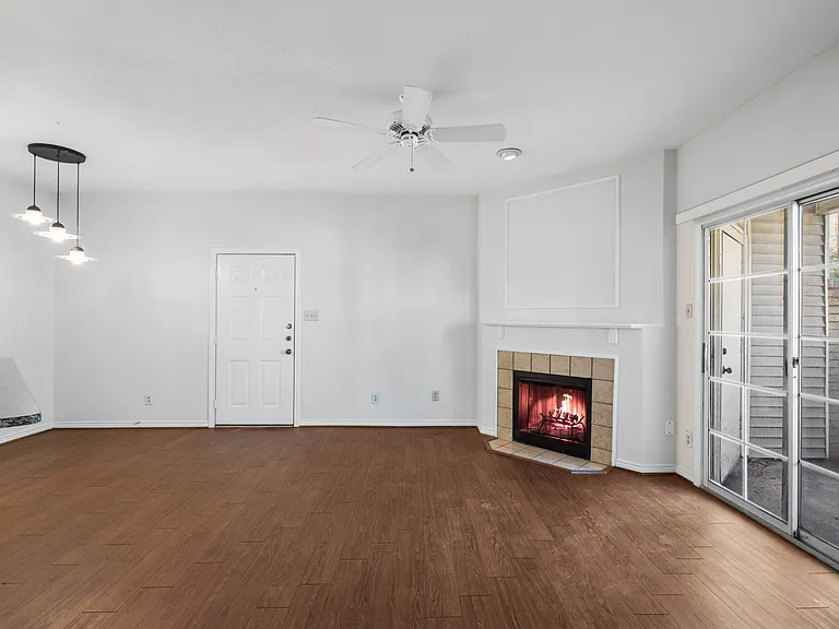 1001 Liberty St #116 — Photo 3
