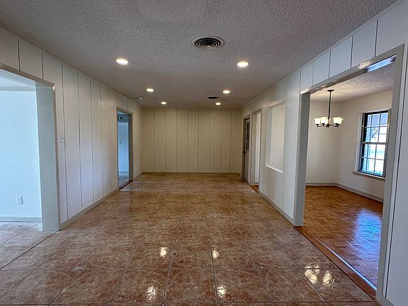 4th image of 502 Greenway Dr