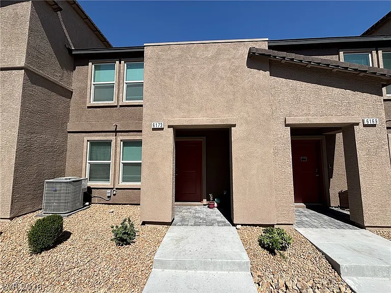 6173 Hibiscus Garden St — Photo 2