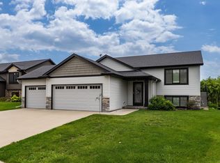 3452 Bridgeview Dr SE, Rochester, MN 55904