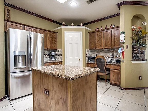 3rd image of 3314 Capstone Ln