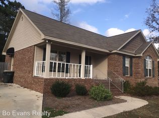 117 Fox Run Dr, Deatsville, AL 36022