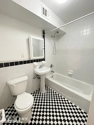 Rented by REAL New York | media 20