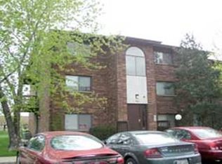 740 Inland Cir APT 301, Naperville, IL 60563