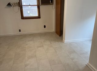 (Undisclosed Address), New Hyde Park, NY 11040