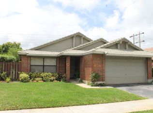 11560 S Quayside Dr, Cooper City, FL 33026