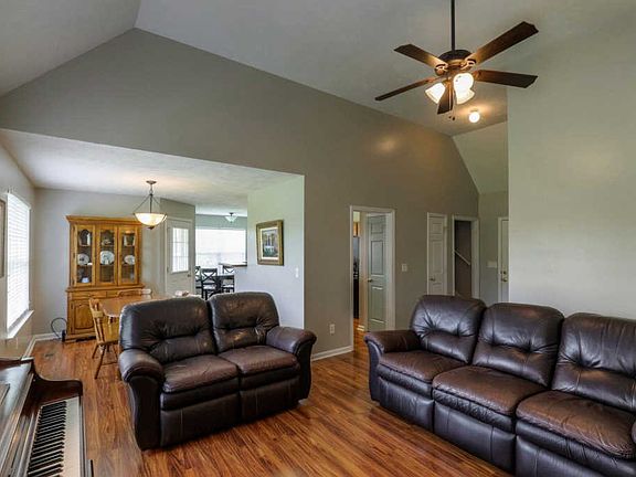 3rd image of 1308 Auldridge Dr