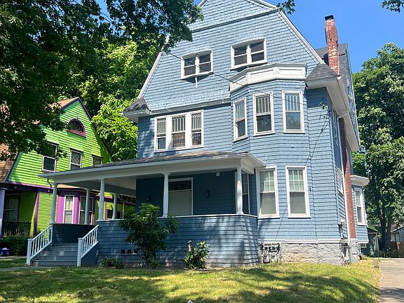 Front of the house (Unit located on the 2nd and 3rd Floor)