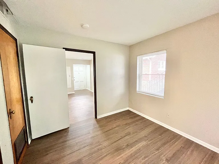 112 Shepherd Ave — Photo 16