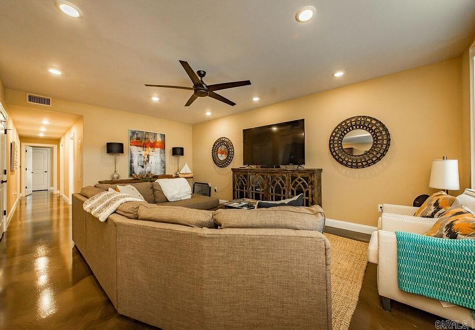 1st image of 7910 Edgemont Rd Suite 302