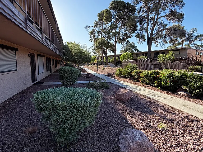 575 S Royal Crest Cir #24 — Photo 20