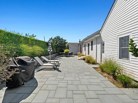 5th image of 76 Dune Rd