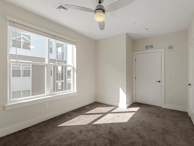 The Pointe at Overlook — Photo 68