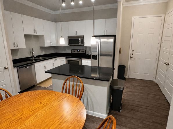 5812 Pinyon Dr #2203