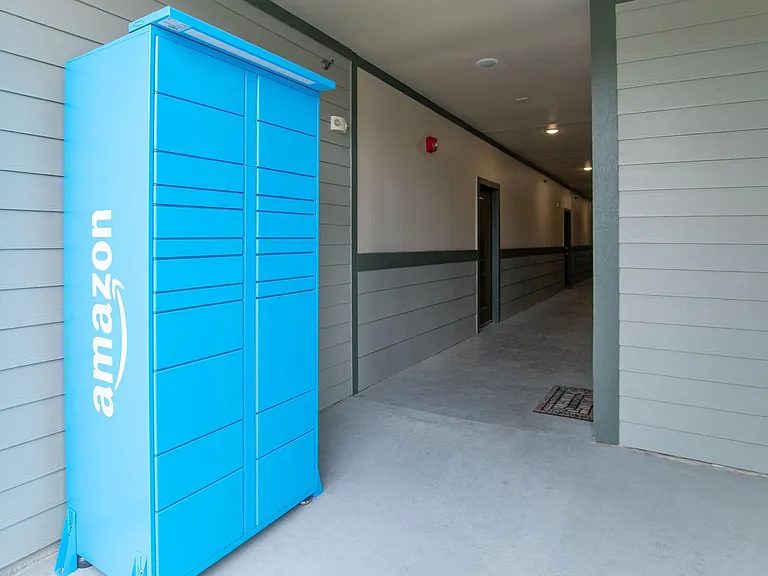 La Mariposa Apartments — Photo 7