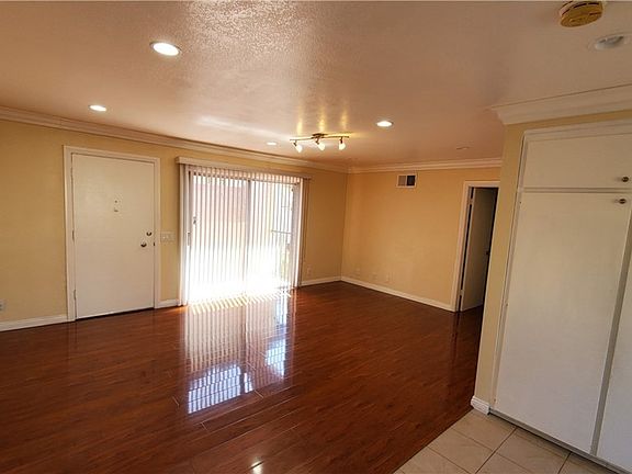 4th image of 823 S Chapel Ave APT 15