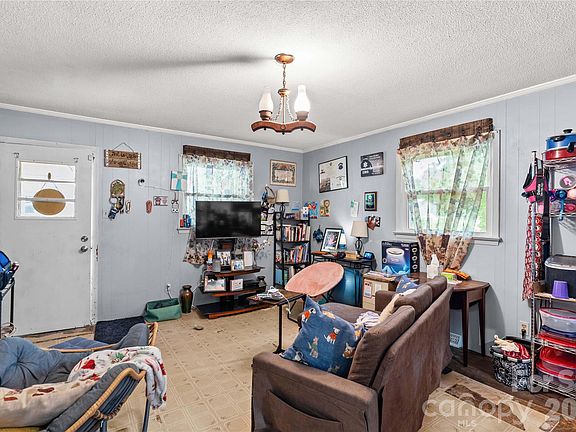 3rd image of 473 Nixon Rd