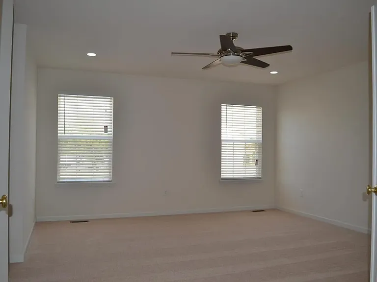 2410 Kilare Ln N — Photo 16
