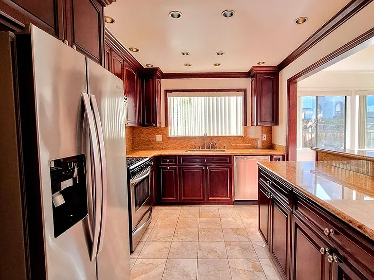 1206 Sierra Village Way — Photo 2