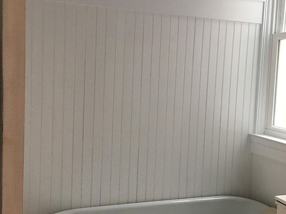 Claw foot tub