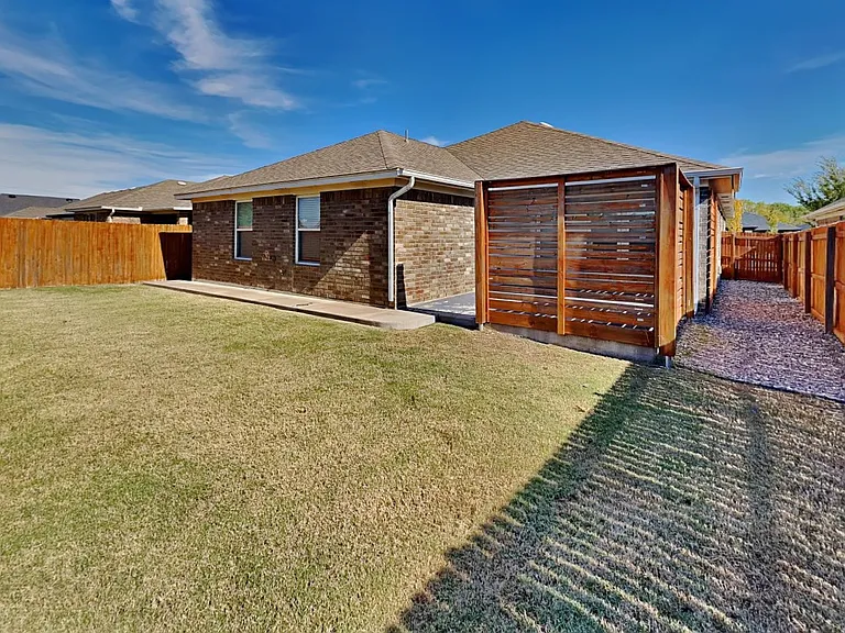 457 Compass Dr — Photo 23