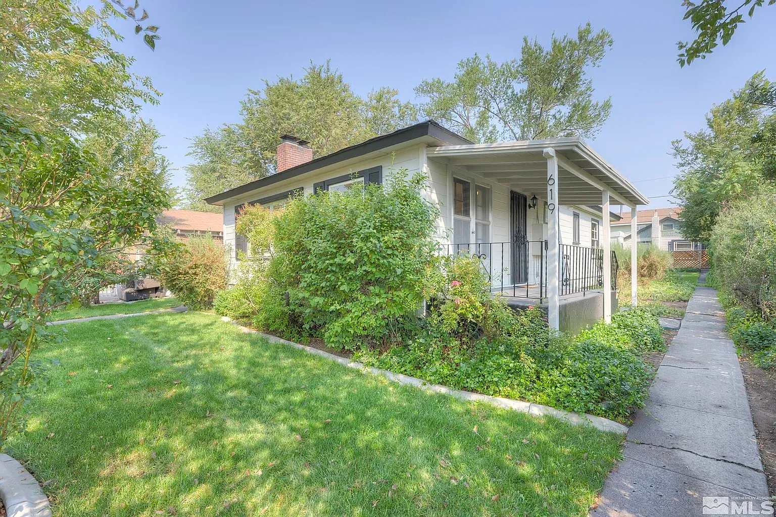 619 Thoma St photo 1