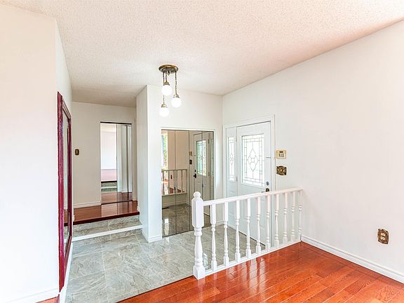 4th image of 16524 116th St NW