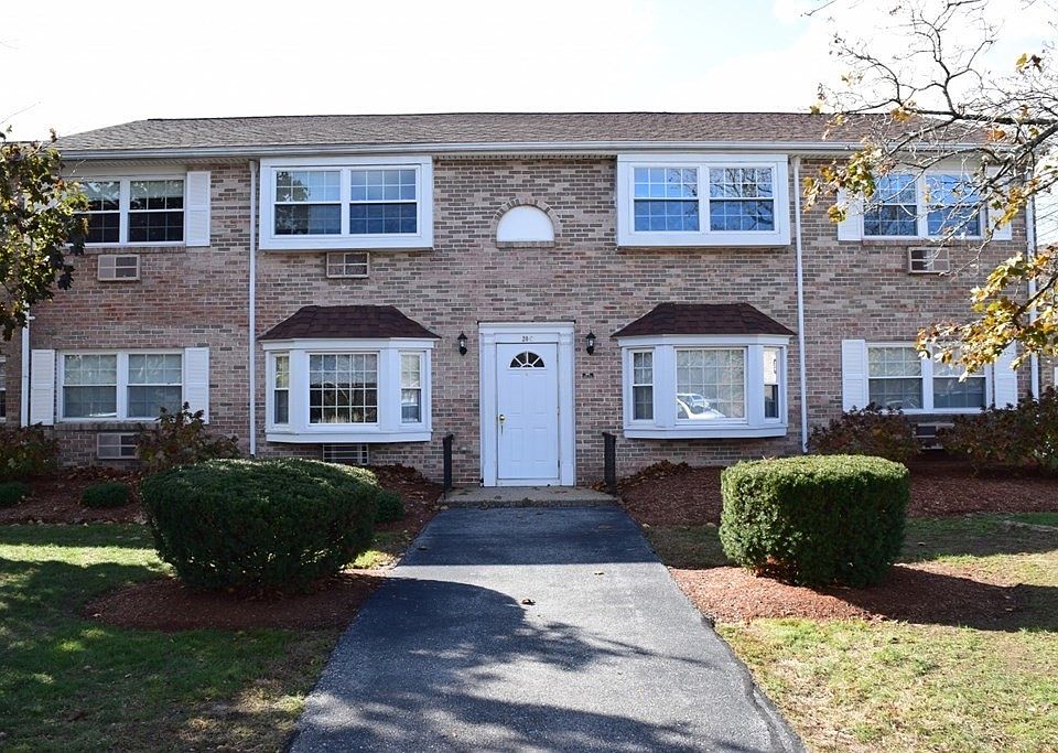 1st image of 20 Washington Park Dr #11