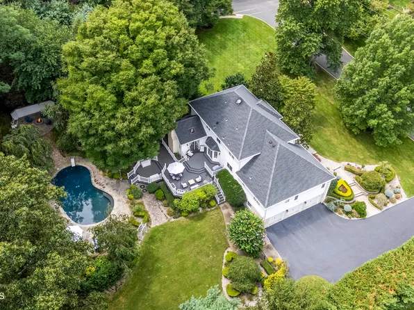 2 S Beers Street, Holmdel, NJ 07733
