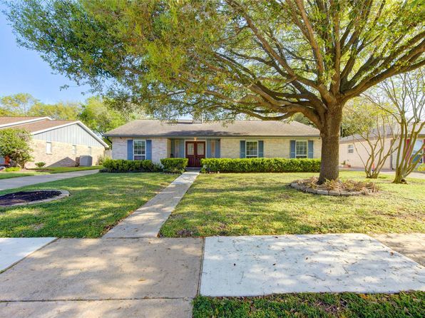 11506 Brook Meadows Ln, Meadows Place, TX 77477