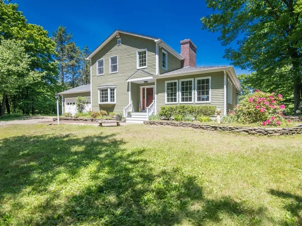 26 Briar Hill Rd, Williamsburg, MA 01096