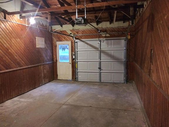 3rd image of 2130 Bedford Blvd