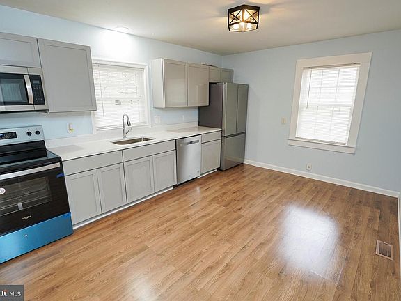 3rd image of 28144 Stanford Rd