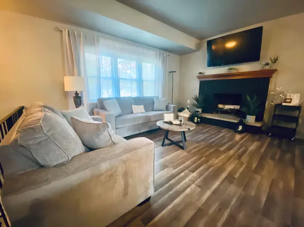 23 Concord Dr, Saratoga Springs, NY 12866