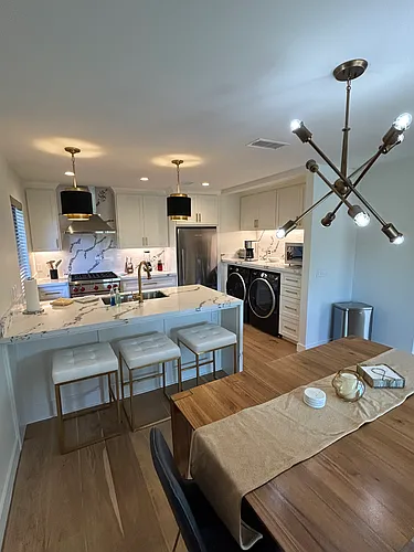1082 Mariposa Ln Photo 1