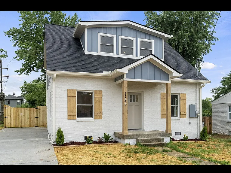 1723 Underwood St — Photo 2
