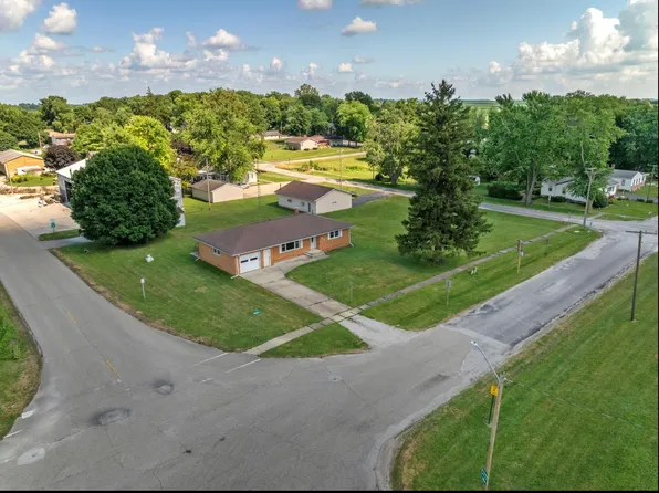 200 S Madison St, Towanda, IL 61776