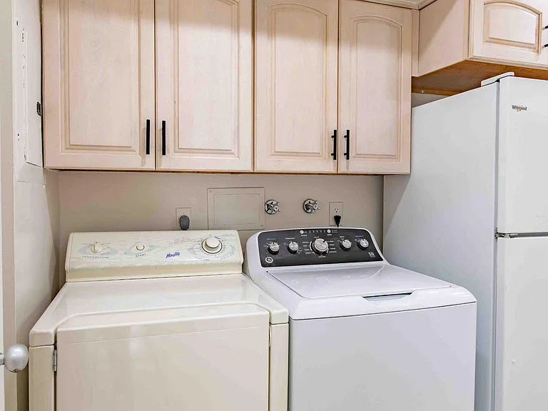 29 Stonehenge Cir #2 — Photo 8