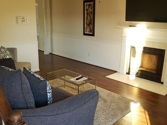 5th image of 1605 Hackberry Ln APT 12