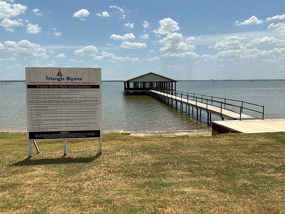 2nd image of LOT 49 With Boat Sli 12 Triangle Shrs