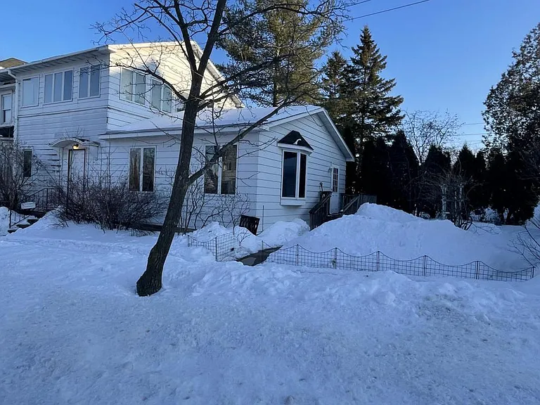 1621 Weeks Ave — Photo 15